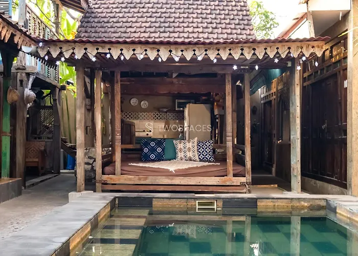 Twospaces Living At Kayu Villa, Nusa Dua (Bali)
