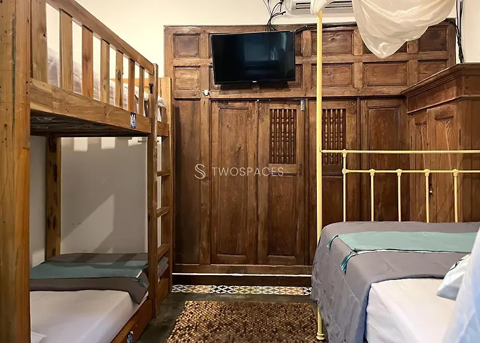 Twospaces Living At Kayu Villa, Nusa Dua (Bali)