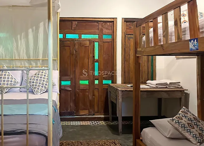 Twospaces Living At Kayu Villa, Nusa Dua (Bali)